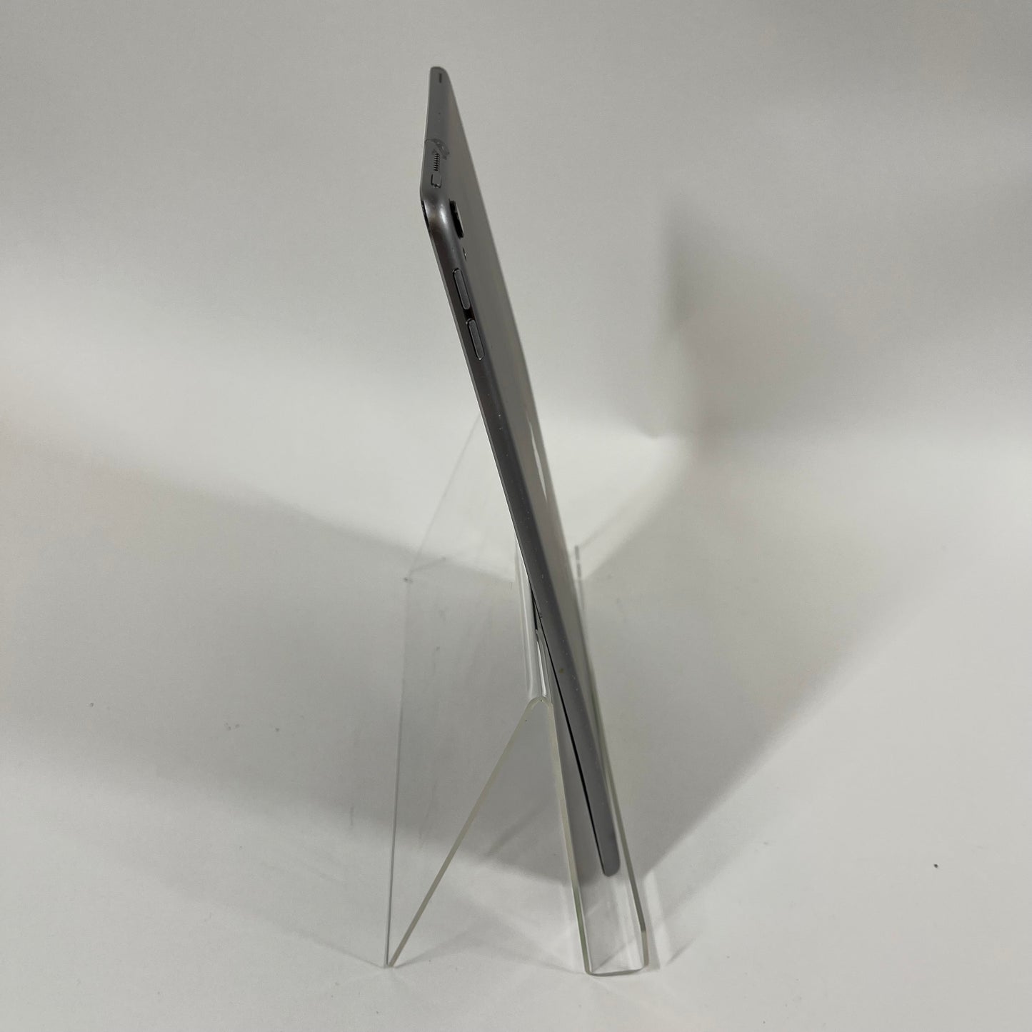 WiFi Only Apple iPad Pro 10.5" 256GB 17.7.2 Silver MPDY2LL/A