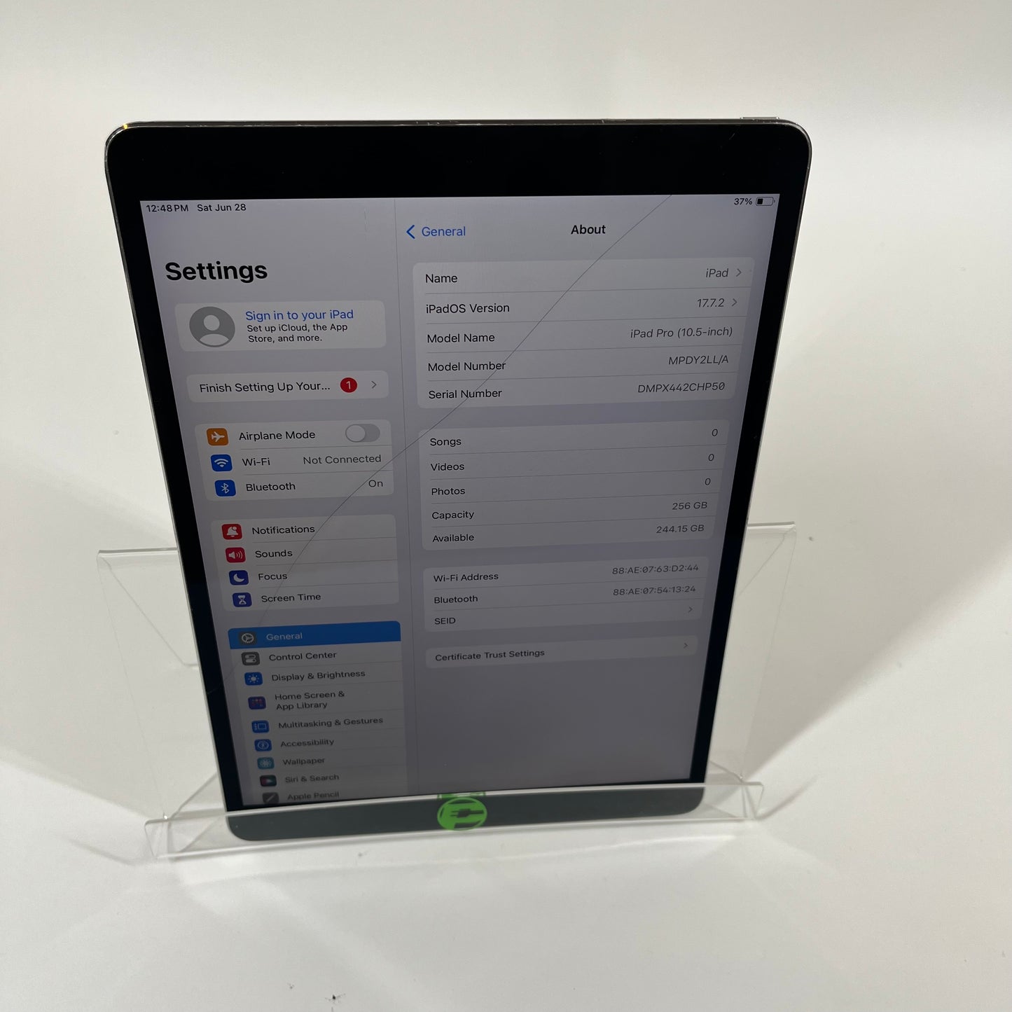 WiFi Only Apple iPad Pro 10.5" 256GB 17.7.2 Silver MPDY2LL/A