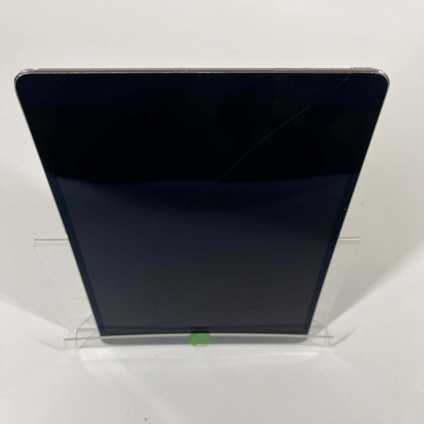 WiFi Only Apple iPad Pro 10.5" 256GB 17.7.2 Silver MPDY2LL/A